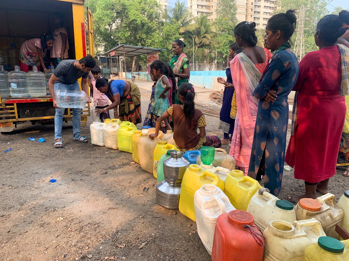 AnishChavan13's tweet photo. By means of water,we give life to everything💙
Under #projectboond initiative we are benefitting 600+ Families with Clean drinking water.
Do keep supporting and loving😇
#WorldWaterDay2022
#waterdistribution #savewater #cleanwater https://t.co/pAqWlYqe4f