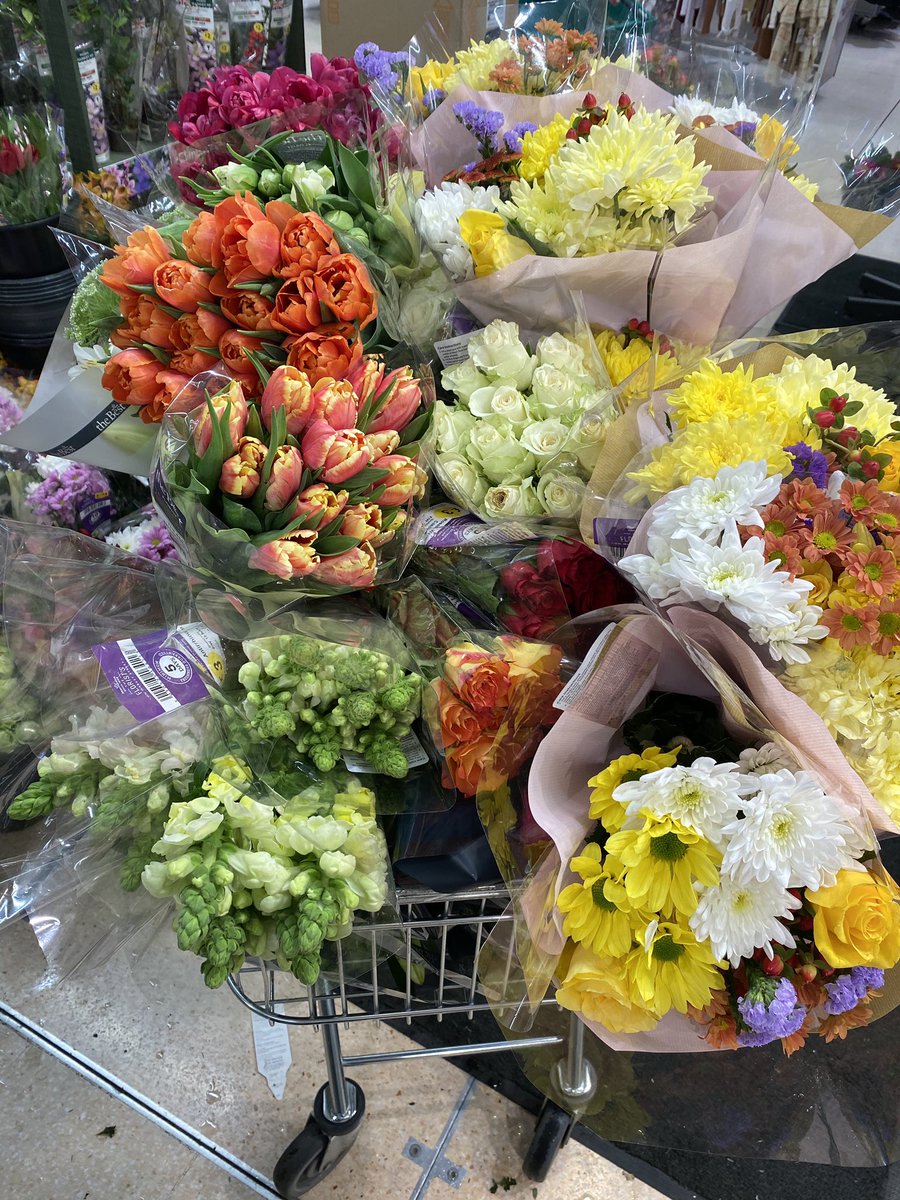 Big thank you to <a href="/Morrisons/">Morrisons</a> for  there beautiful Donation of flowers for our patients &amp; staff👏💐