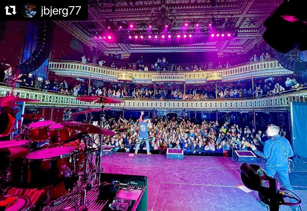 Living our best life tour with <a href="/DylanScottCntry/">Dylan Scott</a>! #LMGTouring #BeyondTechnology