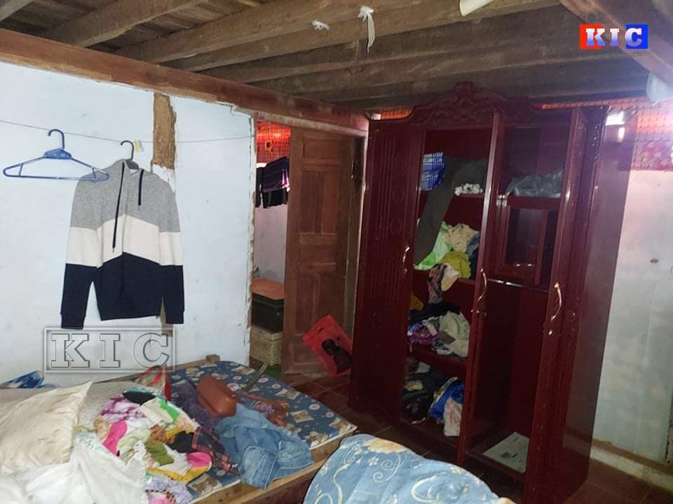 PaingMinLwin2's tweet photo. These photos show the devastation the left after military terrorists and BGF broke in and violently stormed the civilian houses in Annphagyi village, southern Kawkareik tsp. #ASEAN_StopLegalizingJunta #2022Mar22Coup #WhatsHappeningInMyanmar https://t.co/jvHY1L7pf5