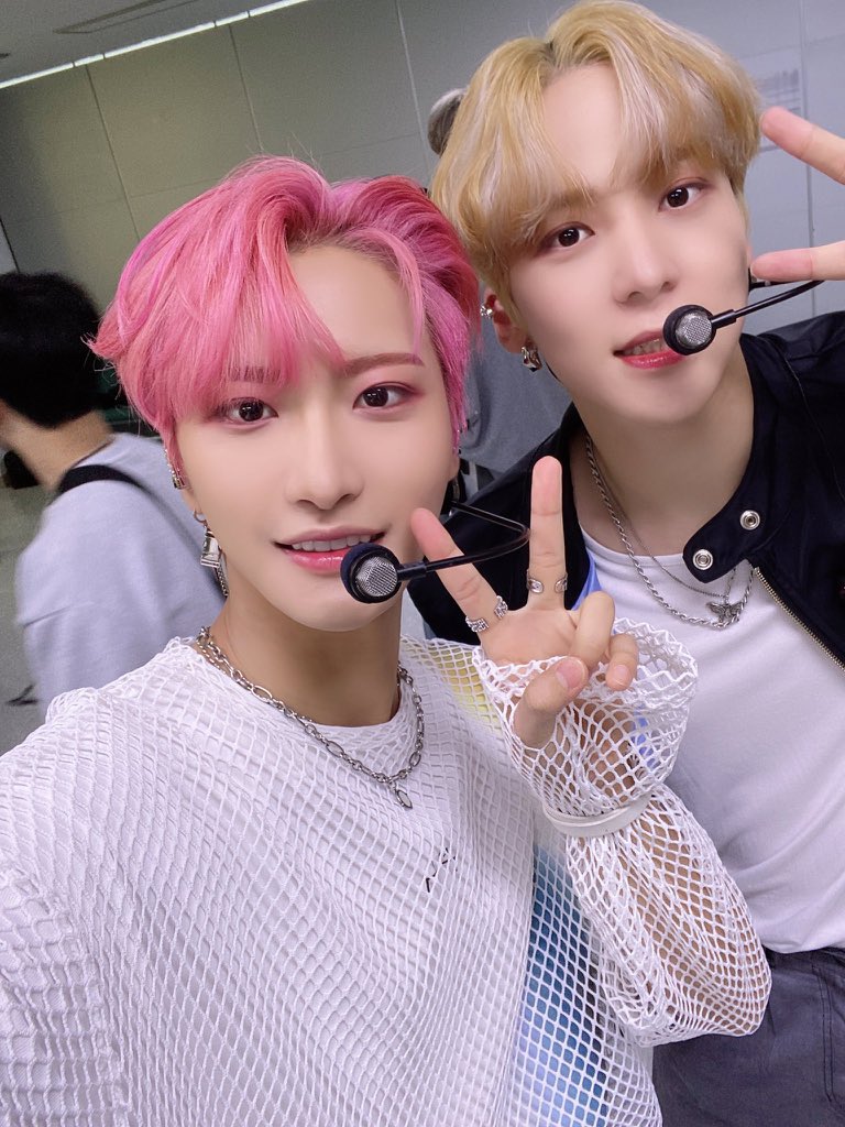 pshsource's tweet photo. thread of seonghwa and yunho moments in honor of yunho’s birthday 💗!! 
#행복이_윤호야_생일축하튜
#GoldenYunhoDay https://t.co/hDlG4p49j4