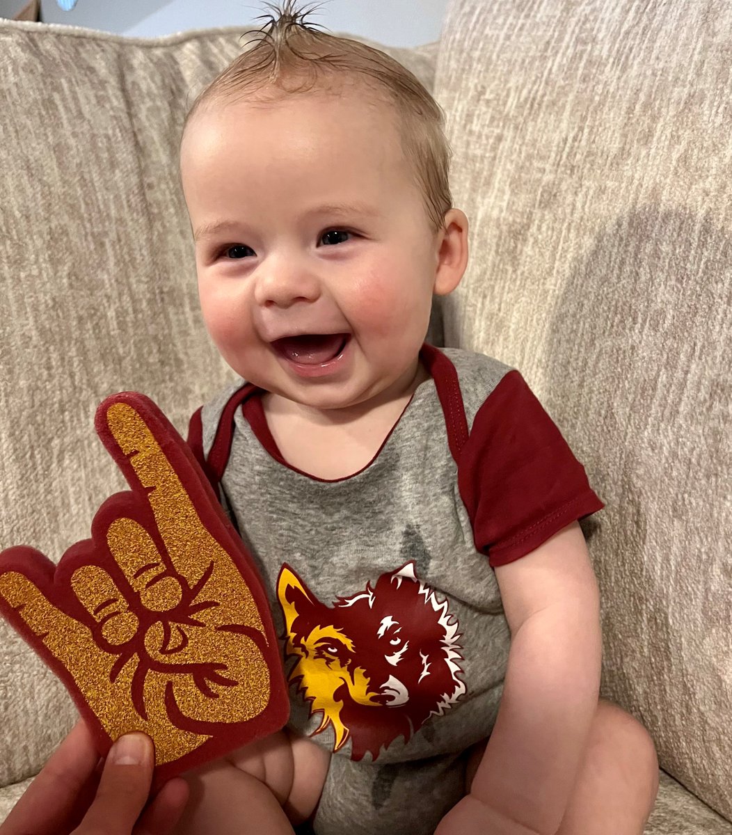 AlumniNSU's tweet photo. Someone's excited because we only have ✌️ MORE WEEKS until GiveNDay!! NSU's second annual GiveNDay has over $100,000 in challenges and matching gifts waiting to be unlocked to support current and future NSU students! Join us April 6! #OneDayOnePack 

View: https://t.co/1JIS6ybWUQ https://t.co/qAxQfv4mND