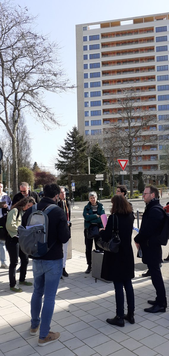 Archipelhabitat's tweet photo. Qqs jours avant le retour des locataires dans la tour Groix, les journalistes ont découvert l'ampleur du projet @Archipelhabitat pour 1220 logements sous tous ses aspects : insertion urbaine, qualité architecturale, mixité sociale, insertion, participation des habitants https://t.co/tjRmvmZyNR