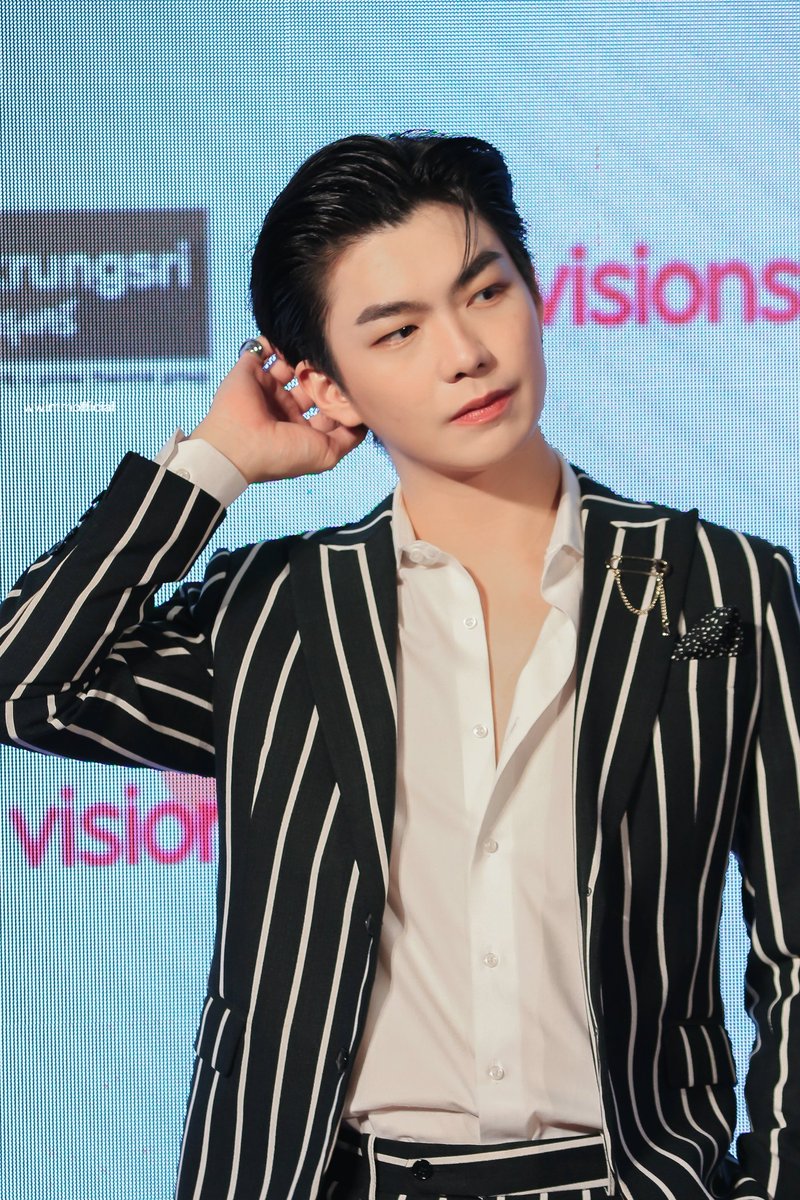 WWINTMOFFICIAL's tweet photo. ตกลงนี่น้อนวินหรือพี่ธนาข๊าา คะ..😍😍

#wwintm
#เจ้าสล็อตของวิน https://t.co/UlFY0KBWk0