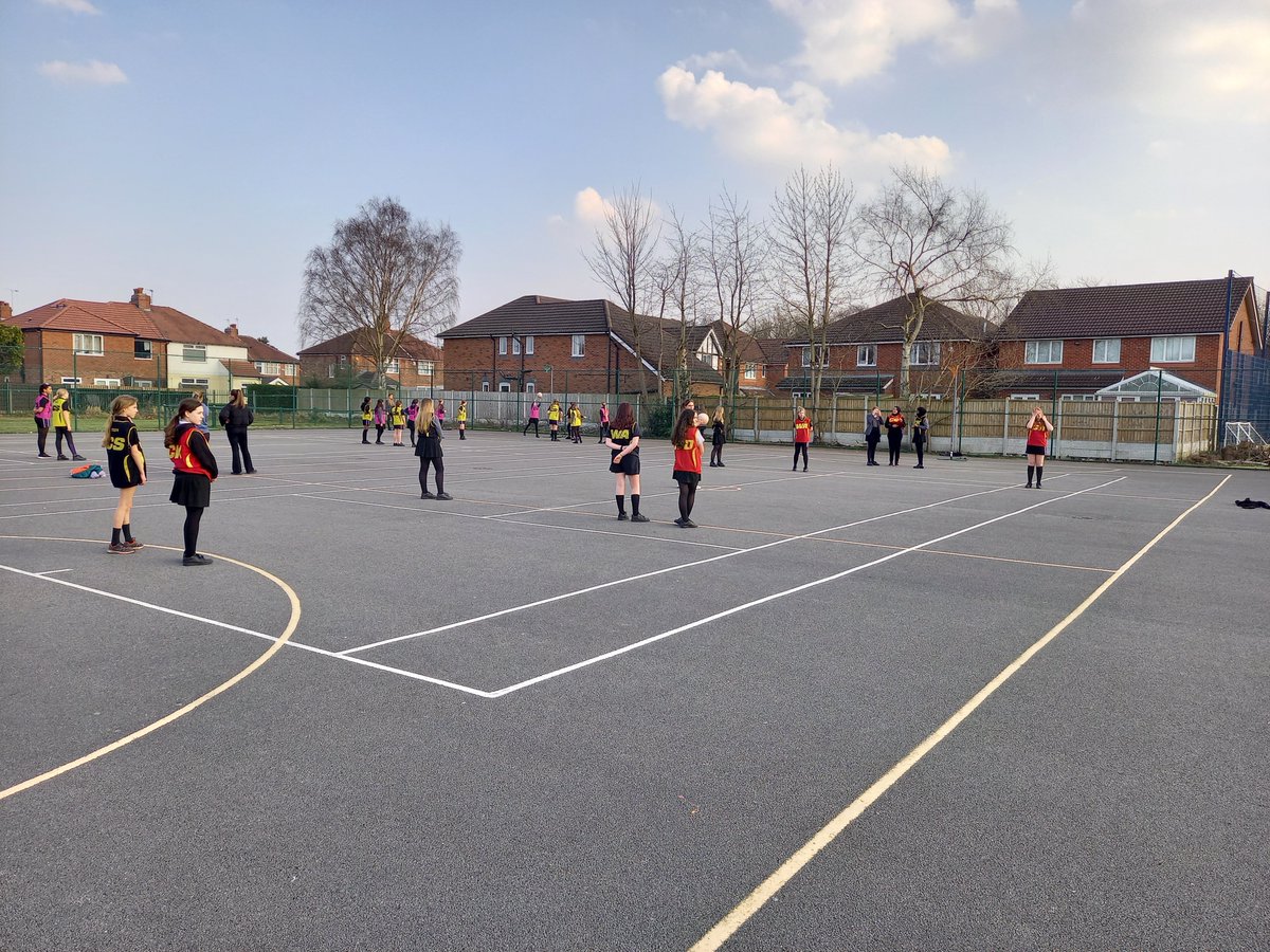 Brilliant turn out at Netball practice tonight as the Year 9s prepare for their tournament on Thursday 🏐👊 <a href="/FGSsports/">PE SPORT</a> <a href="/FlixtonGS/">Flixton Girls School</a>