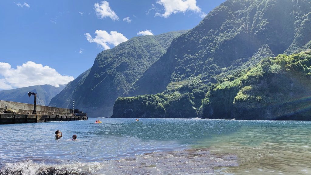 Lusoviajescom's tweet photo. Madeira directo desde madrid consúltanos https://t.co/eXKfuqRGyS