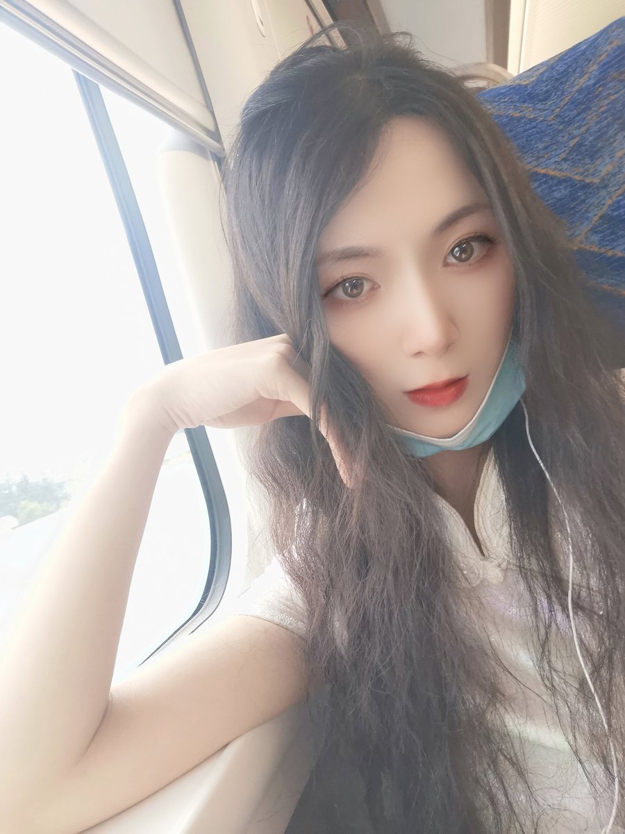 jiuer119's tweet photo. 🥱别宅着了，出来玩会 https://t.co/iXWWYzciS1