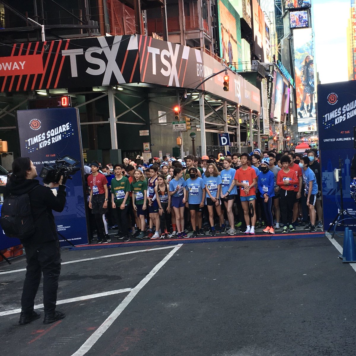 #Cheering hundreds of the #RisingNYRR in #TimesSquare, as part of the #UnitedNYCHalf on Sunday! #NYRR #GothamCheer #Inspire #NYCHalf #Youth #NYC #iloveny