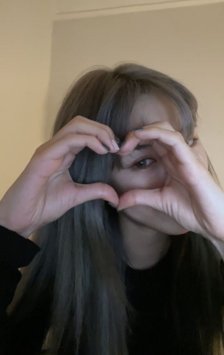 hello, this is a new account dedicate to post daily pics of yoohyeon details, cant you rt &amp; like to go to more insomnias and yoohyeon lovers?