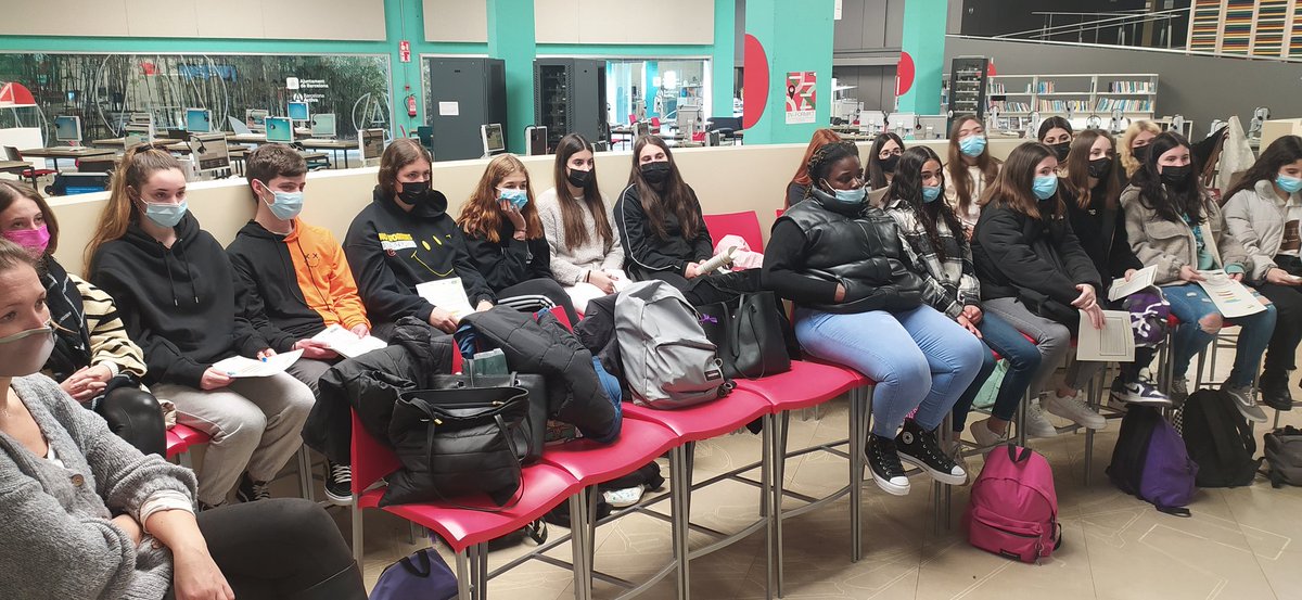 AnitsircCribot's tweet photo. Visita a Barcelona Activa amb 1TAPD.Taller de com preparar una entrevista de feina. @INS_Pla_Marcell https://t.co/aDKHH1HqcL