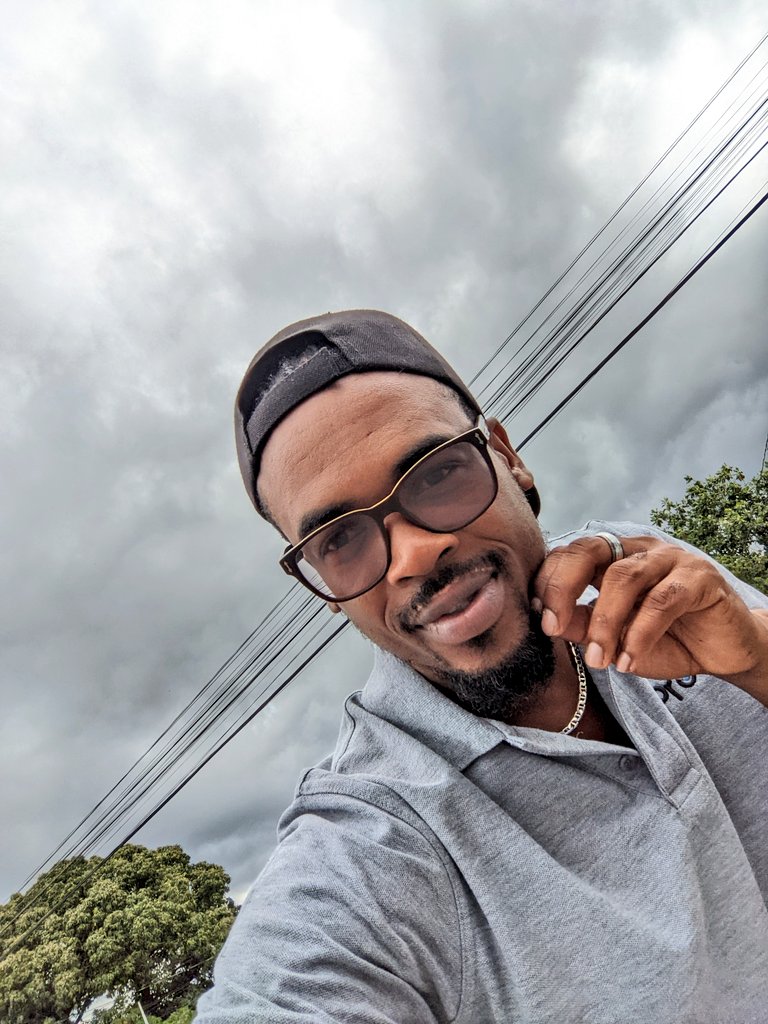 DEEJAYSTICKO's tweet photo. Sumn for the media ๐
#BettaDays
#stickogohardhardhardhard https://t.co/Yj31N7MWYM