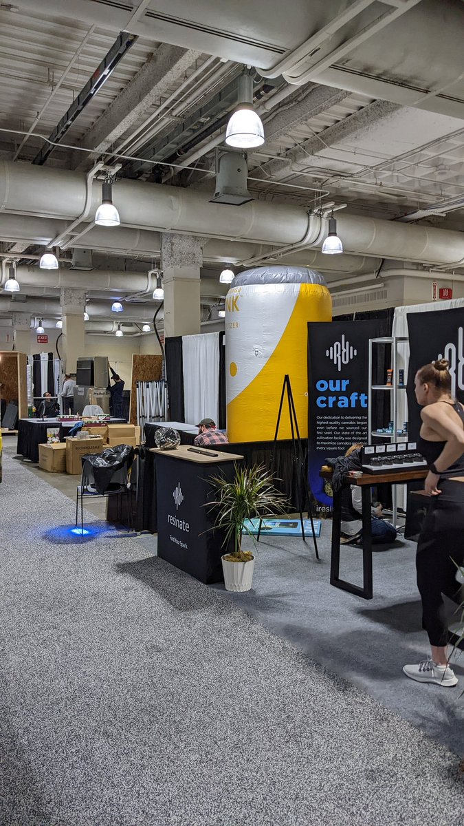 CantripDrinks's tweet photo. we had a good time at NECANN despite not having the largest inflatable can there https://t.co/GdwljrJeVX