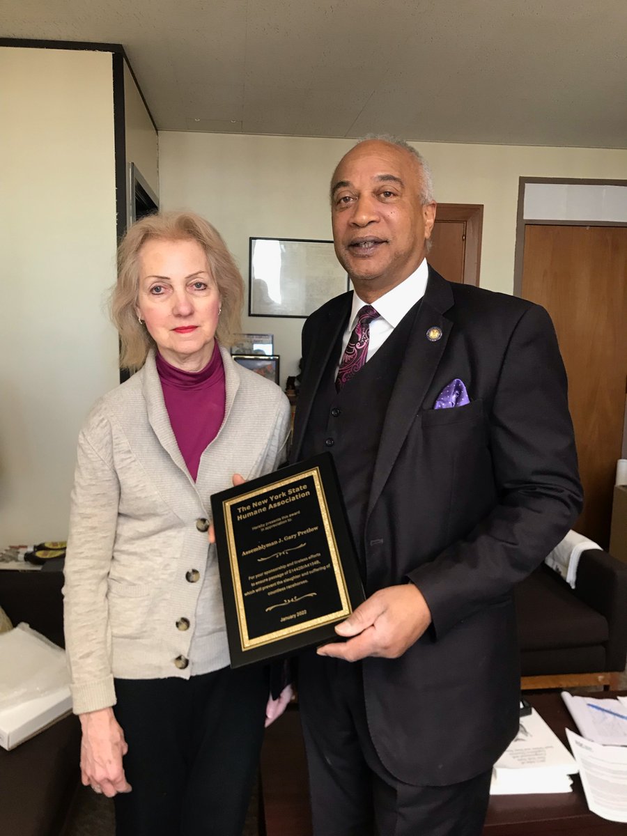 JGPretlow's tweet photo. It was a pleasure to be awarded this plaque by Sue McDonough on behalf of the New York State Humane Association. Racehorses must be treated humanely prior, during, and after they're unable to race. I will continue to champion this initiative! #NYHorseRacing #NYTB #NYTHA #LICA https://t.co/dLyELoxMpf