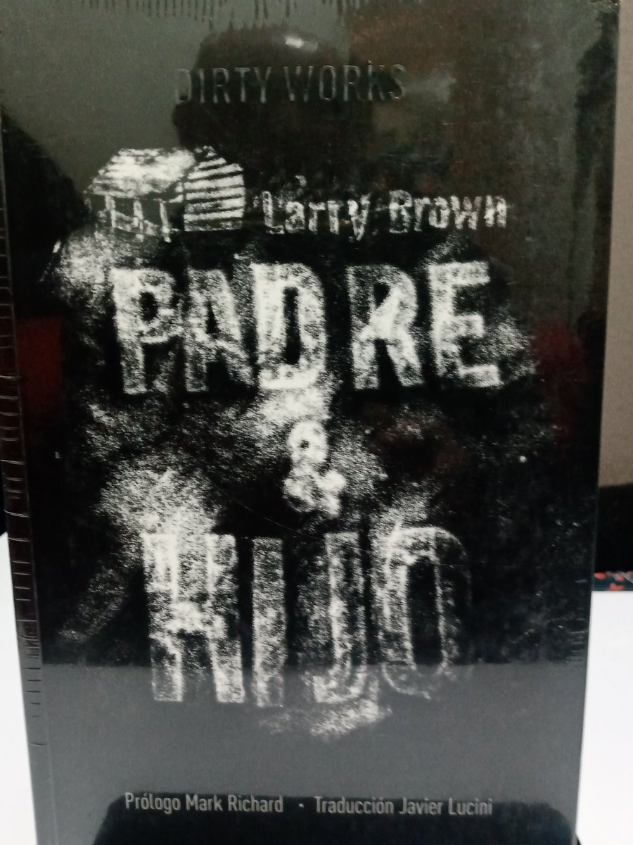 silenus2009's tweet photo. Biblioteca Larry Brown by @dirtyworksedit 
#Disponible en @silenus2009 
#DescubreGrandesAutores
#LeeDiferente
#LeeSileno
#Cybersold
#LibrosDelSilenoXGuillermoDelToro https://t.co/HUZ4LQvwep