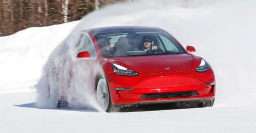 MilAutoShow's tweet photo. How to Drive in Snow Safely⬇️

❄️Drive Super Smoothly

Find more #tips from Car and Driver
https://t.co/KgH5X6OGQf

Automobile Dealers Association of MEGA Milwaukee
https://t.co/kyzZQlmpEB

#cars #carmaintenancetips #newcars #news #drivesafe https://t.co/xOXwdRiZLZ