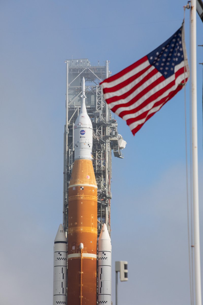 NASA_SLS's tweet photo. Did you miss the live stream of rollout from March 17? We got you covered! Rewatch this historic moment of the first public view of our Space Launch System rocket and @NASA_Orion spacecraft as they leave the Vehicle Assembly Building at @NASAKennedy. 

>> https://t.co/S14FxFSmhS https://t.co/eoXf7BQvzd