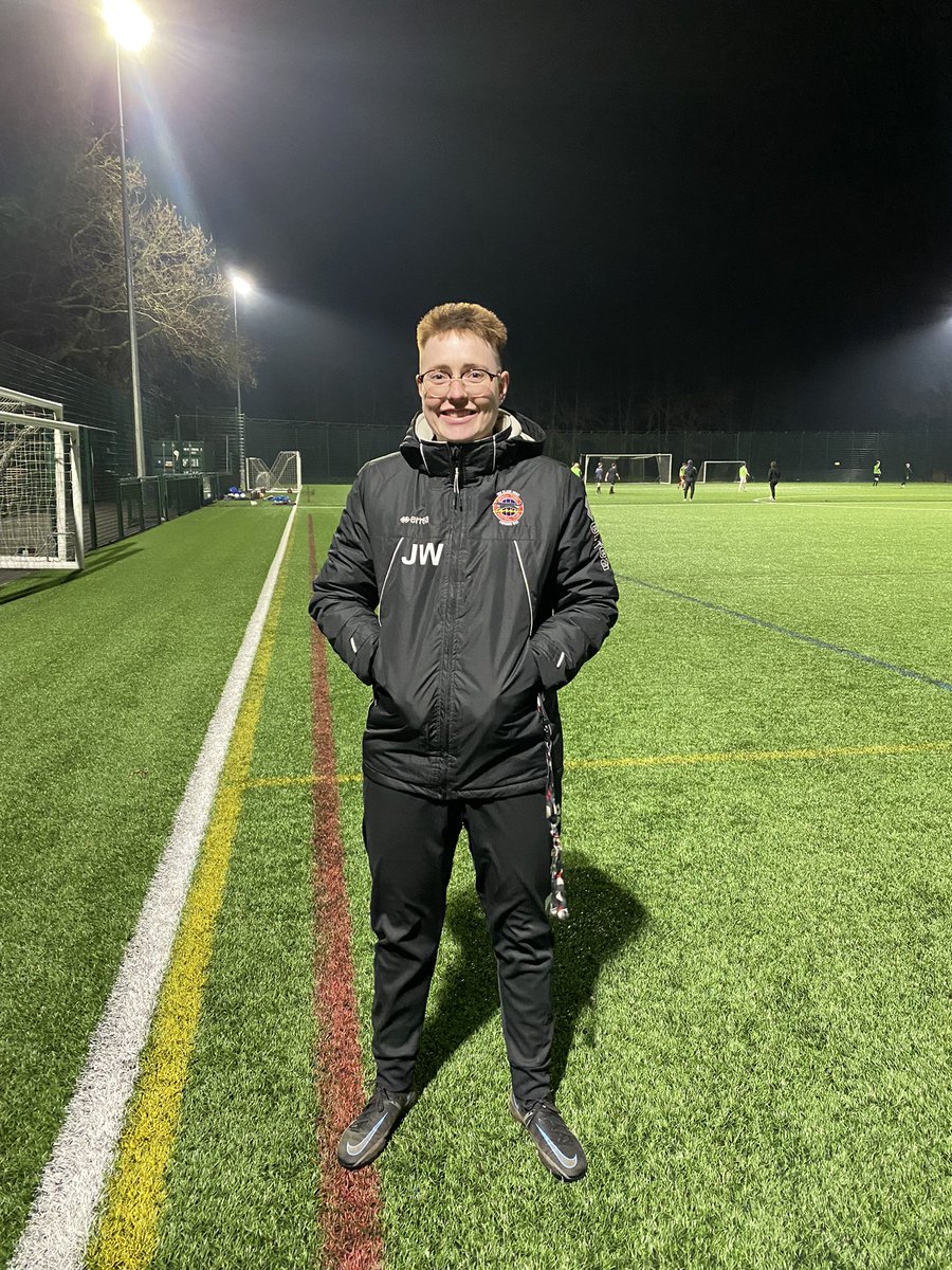 Can anyone suggest any male football teams that are willing to accept a trans dude 😅 looking to get my boots back on and start playing again I’ve played to a high standard so by no means shit just lacking abit of confidence to finally musk up the courage to play again!!! 💪🏻#HELP