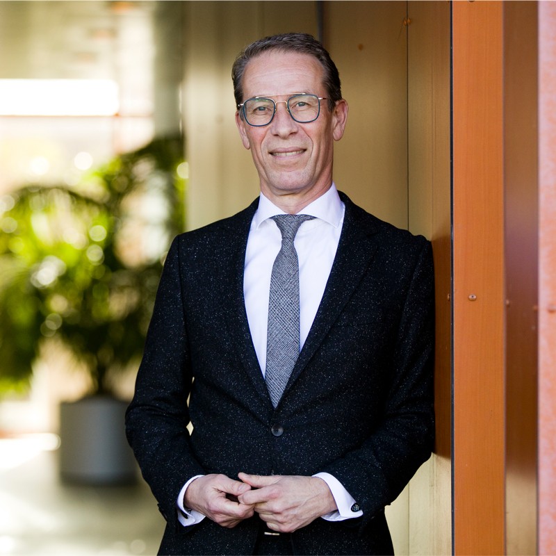 _bcmb's tweet image. Op 25 maart 2022 (10.00 - 11.30u) wordt het eerste webinar van 2022 georganiseerd. We gaan dan met Jan de Vries, burgemeester van Sliedrecht en voormalig directeur van MEE NL, in gesprek over de politiek, lobby, behoorlijk bestuur en de menselijke maat. bcmb.nl/nieuws/actueel…