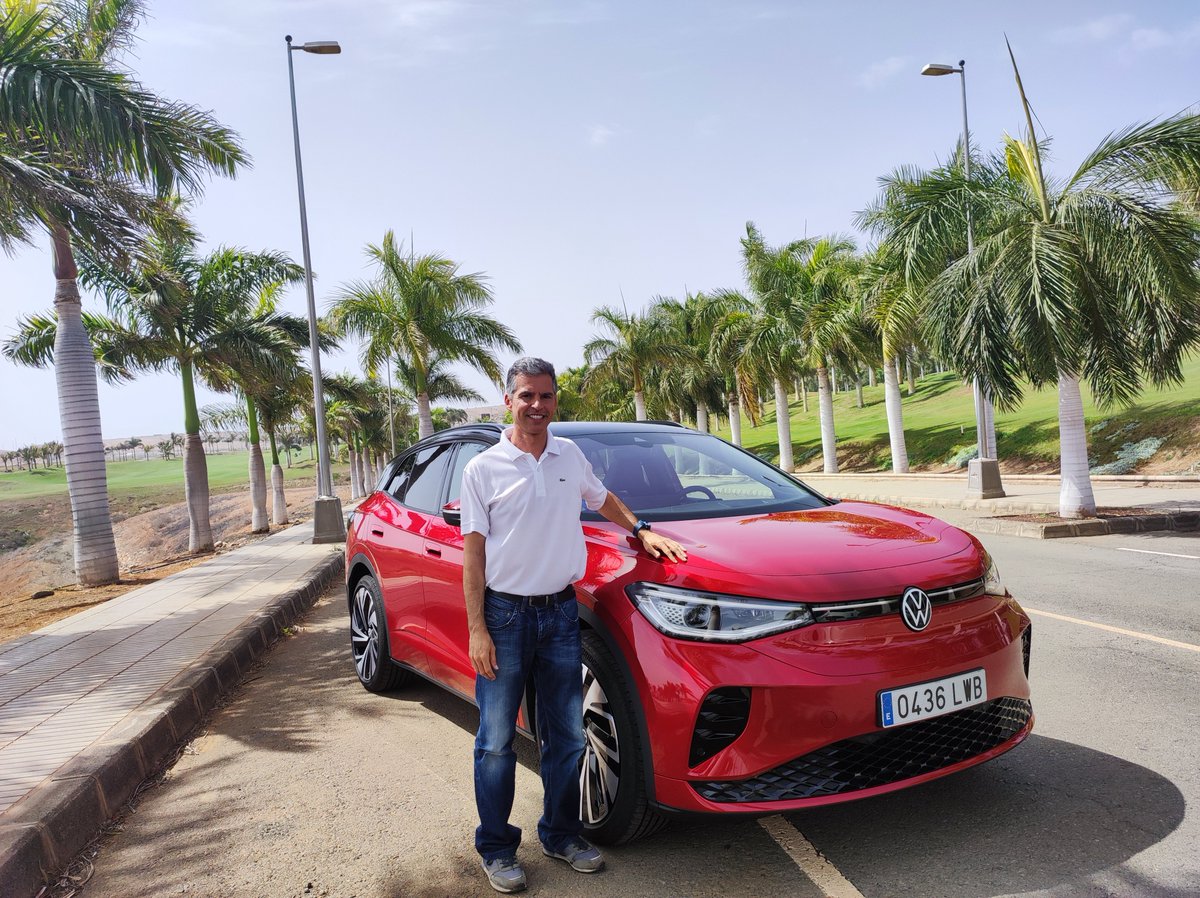 britoprensa's tweet photo. De nuevo vuelvo a probar #vehiculoselectricos pero en versión #deportiva contenida en una carrocería #SUV con gran #espacio interior. ¿Quieres saber las sensaciones al volante de este #Volkswagen ID.4 GTX? ➡️📜https://t.co/Yl2kUk07Iu https://t.co/tsLWkxaQ89