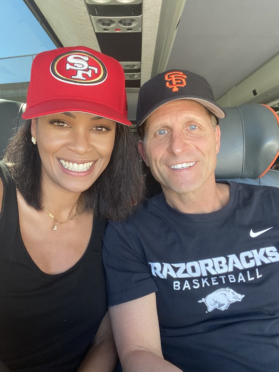 DanyelleSargent's tweet photo. California love @EricPMusselman ❤️🏀 https://t.co/MRsyZE8B4e