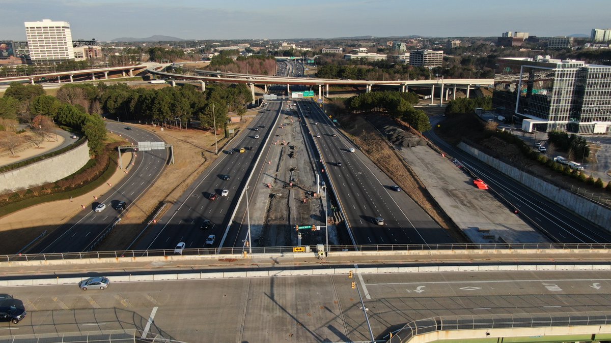 CumberlandCID's tweet photo. The Akers Mill Ramp continues to advance in coordination with GDOT and construction contractor CW Matthews. It will be the newest access point for the I-75 Northwest Express Lanes System. 
The Ramp is on schedule and will be open to the public by Spring of 2023. https://t.co/SP2SgT8FJn