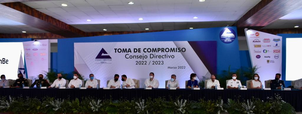 El presidente del Tribunal Superior de Justicia y del Consejo de la Judicatura, Ricardo Ávila Heredia presente, en representación del <a href="/PJYucatan/">Poder Judicial Yucatán</a> , en la Toma de compromiso del Consejo Directivo 2022/2023 de la <a href="/canacomerida/">canacomerida</a>