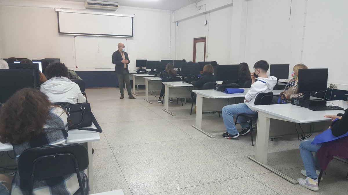 OSJErasmus's tweet photo. We have visited Lusiada University of Vila Nova de Famalicão to observe 3D,  CNC and AI technology with the help of the professors of the university. #ErasmusPlus @OSJErasmus @Erasmus_Project #portugal https://t.co/n3gdgZMQCj