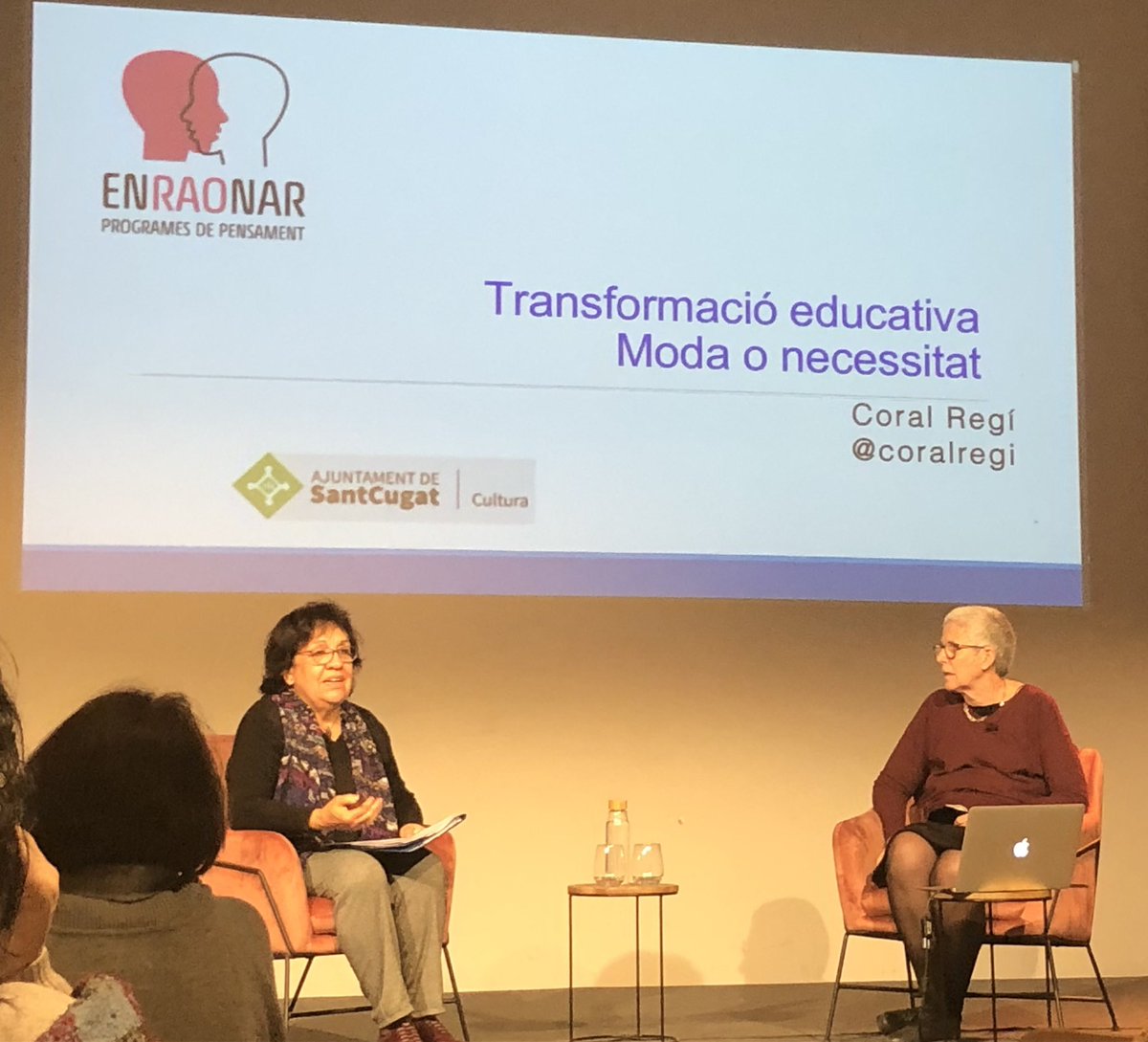 ainigog1's tweet photo. Per a una transformació educativa real, efectiva i equitativa, convé posar la mirada també en el món laboral, que ens dibuixa el perfil humà i professional que cal desenvolupar a l’escola actual: Del sabelotodo al aprendelotodo. @coralregi @IreneLlaGo @ https://t.co/2GJwmgITNB