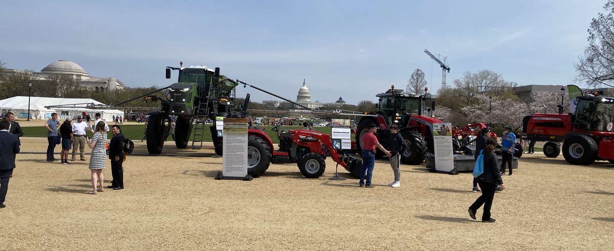 It's #agday22! <a href="/JamieDJohansen/">Jamie Johansen</a> just happened to be wearing her ag media hat during the festivities in DC &amp; captured farm equipment of all shapes &amp; sizes lined up along our National Mall. This provided a unique opportunity for all involved. 
 #AgButlerApp #FarmLabor