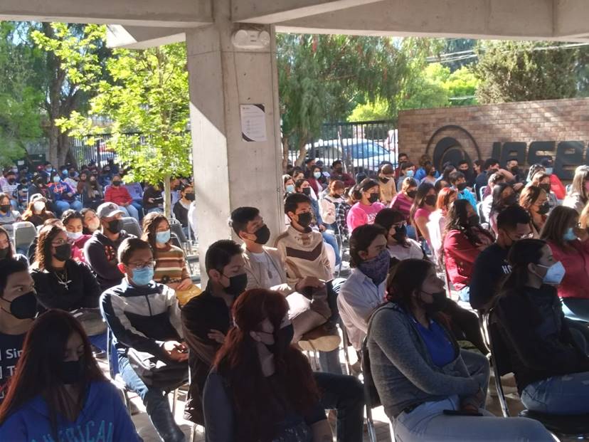 Yotomoelcontrol's tweet photo. Impartimos la plática #HabilidadesParaLaVidaDiaria en el #IESEC a estudiantes d universidad turnos M y V. Charla con la cual s le brinda al alumnado la información necesaria p/desarrollar habilidades y su desarrollo humano lo q contribuirá al mejoramiento y calidad d vida d ell@s https://t.co/rV6Yb4uerb