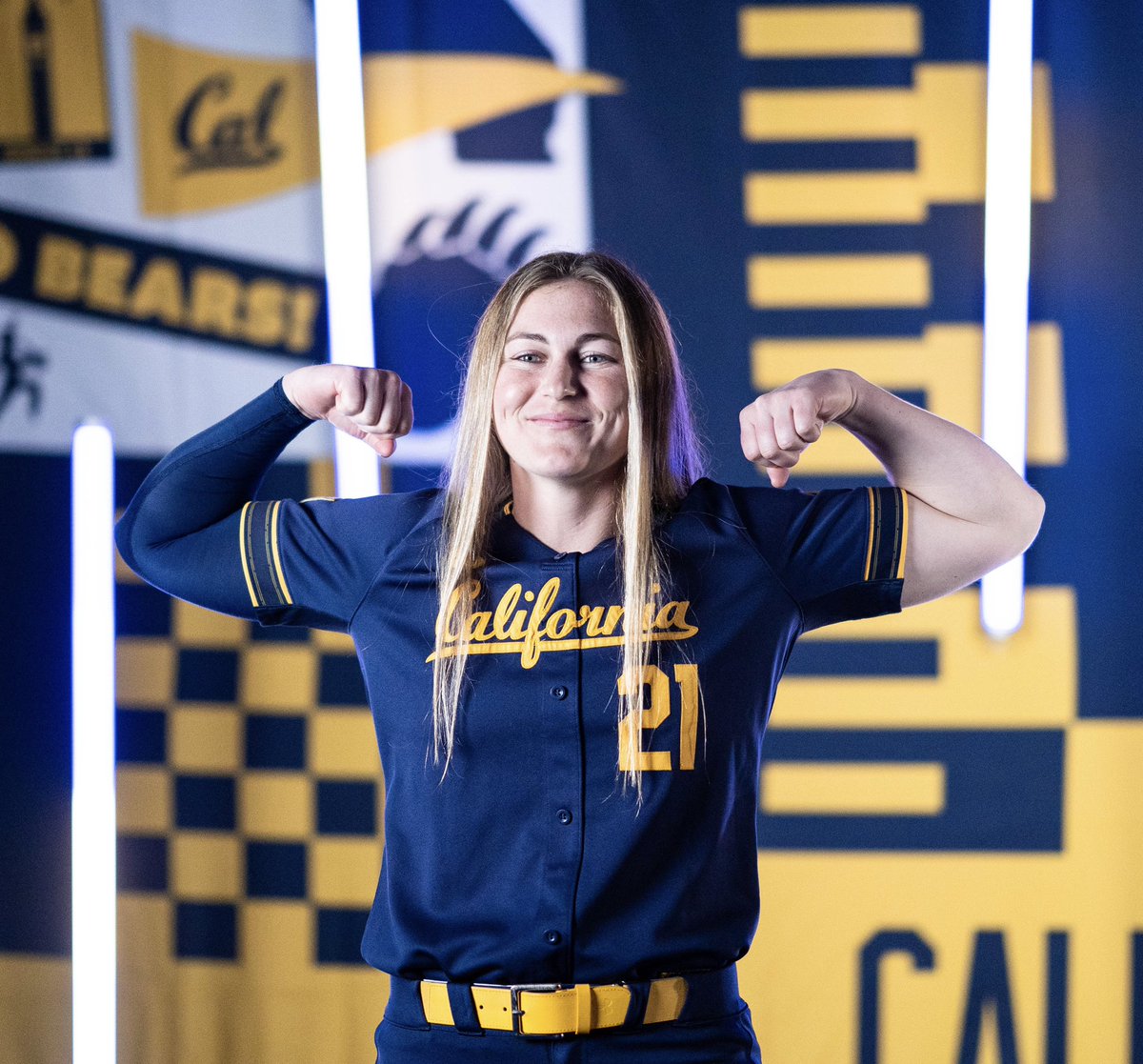 CalSB's tweet photo. Swingin’ away. 💪

Makena Smith leads the Pac-12 with a .485 batting average. https://t.co/ElXvD6Ucb3