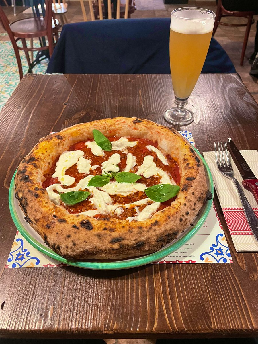 AleFaiolo's tweet photo. pizza very intersting. https://t.co/kH4P8VbfHR