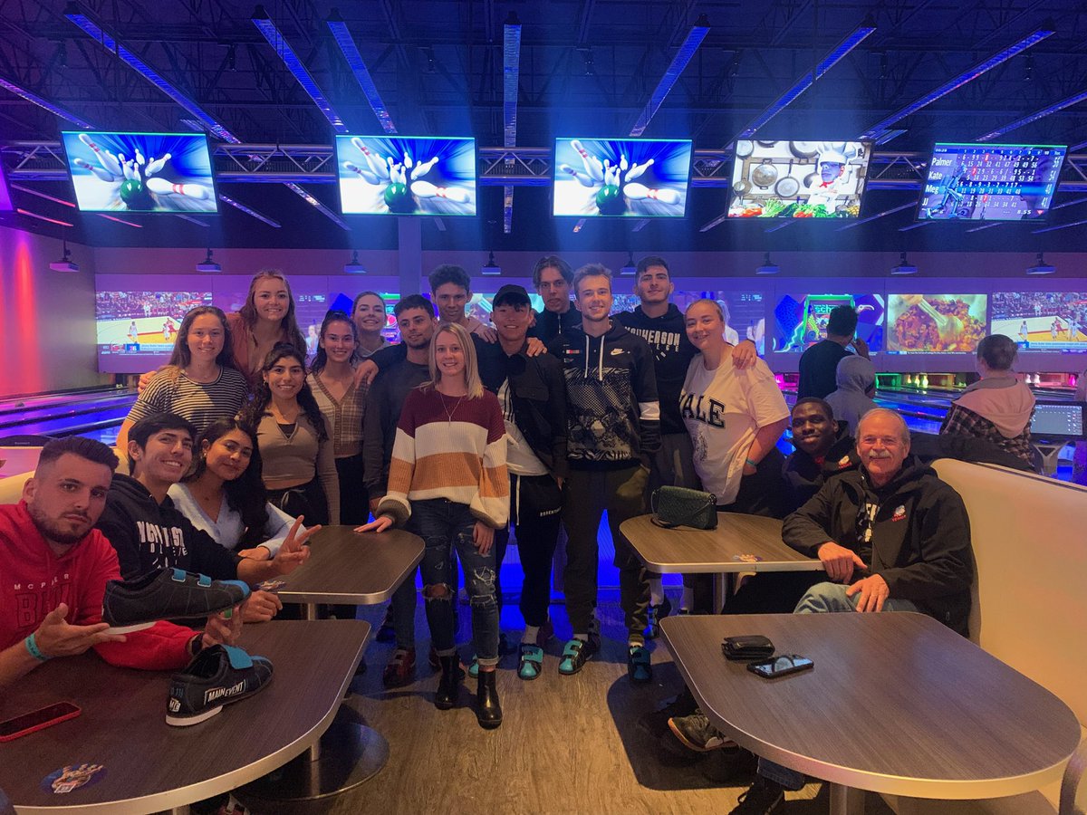MacBulldogs10s's tweet photo. Bulldogs had a blast at the Main Event in Olathe yesterday! Bowling, laser tag, and gravity roped, oh my! #bulldogs #bulldogtennis #bulldogpride #springbreaktrip #maineventkc #eatbowlplay https://t.co/FhpQlVXRoX