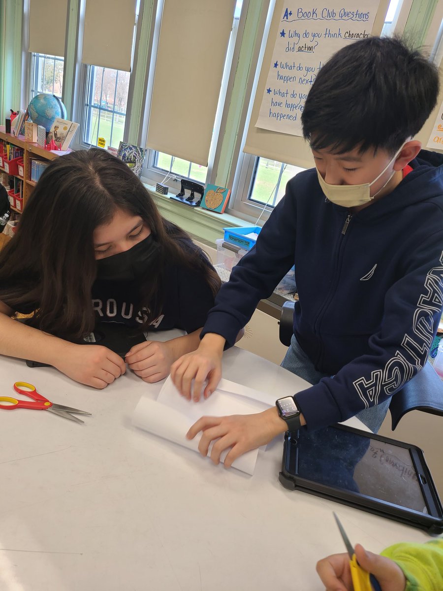 Led my first Agency Hour today and it was a blast🎉 Learners in 118 loved the Folded Paper Challenge! #MineolaProud <a href="/MineolaMS/">Mineola Middle School</a> @missclifford24