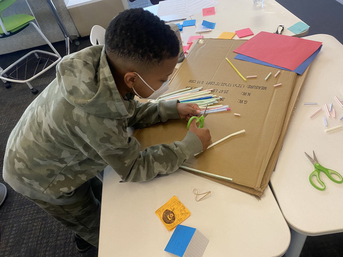 DrJacieMaslyk's tweet photo. Designing, collaborating, and sharing our ideas today at @FluxSpace_io in Pittsburgh. A great opportunity for kids to learn about #DesignThinking and turn their ideas into rough prototypes. #makered #STEMeducation #STEM #makerspaces #edtech https://t.co/4j9W1vUhTX