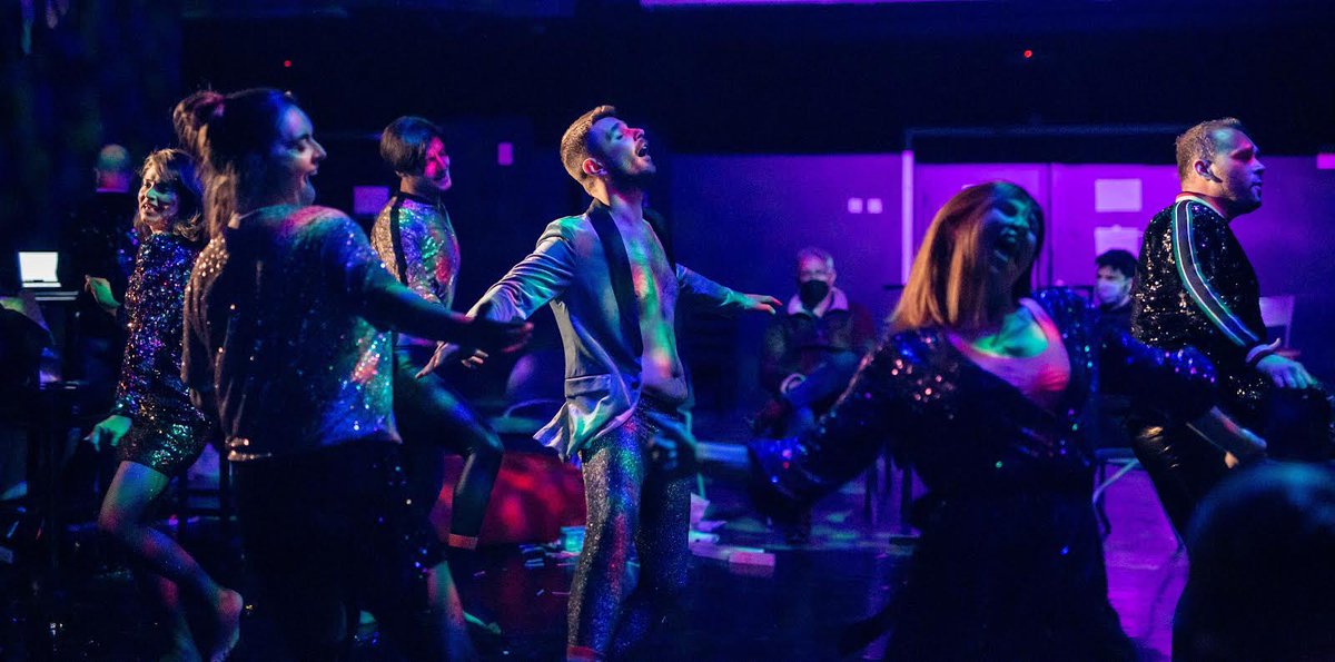 🎈Среќна 6-ка Артопија, да растеш голема! A и сите вие заедно со нас 😊 

Ви праќаме многу љубов, а за забавата ќе се погрижиме на 30 и 31 март, веднаш по изведбите на #ГЛУМиЦИ ✨ Сите сте поканети!

И фала ви другари 💙 Фала ви што сте тука и ќе бидете тука.