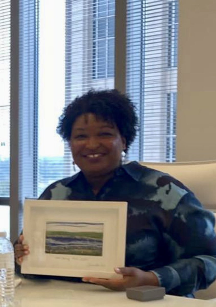boynevalleyart's tweet photo. Great Surprise &amp; Delighted to see Minister Helen McEntee gifted one of my Textile Artworks to Stacey Abrams -Politician/Lawyer &amp;  Voting Rights Activist on her recent visit to Savannah, Georgia USA for St Patricks Day.#Boynevalleyart #buylocal #buyirish #helenmcentee #shinecraft https://t.co/ltmgYntVKm