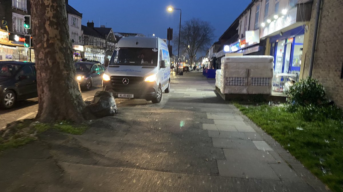 MUSIIM_T's tweet photo. @NewhamLondon have been inform number of times that pavements are for pedestrians only but you have vehicles parked up why??? Even there is Space available public are lazy to walk few meters now. #newham @MPSNewham @NewhamRecorder https://t.co/hboz4jDEO3