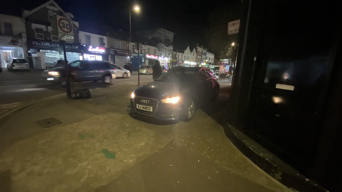 MUSIIM_T's tweet photo. @NewhamLondon have been inform number of times that pavements are for pedestrians only but you have vehicles parked up why??? Even there is Space available public are lazy to walk few meters now. #newham @MPSNewham @NewhamRecorder https://t.co/hboz4jDEO3