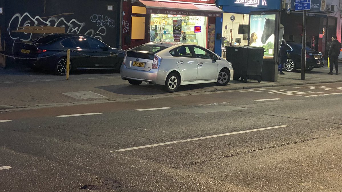 MUSIIM_T's tweet photo. @NewhamLondon have been inform number of times that pavements are for pedestrians only but you have vehicles parked up why??? Even there is Space available public are lazy to walk few meters now. #newham @MPSNewham @NewhamRecorder https://t.co/hboz4jDEO3
