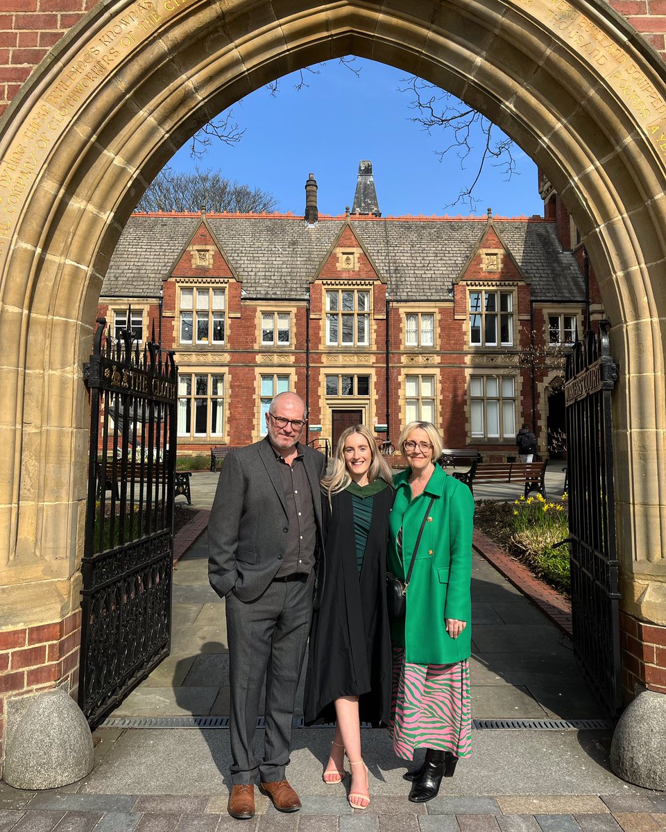 EllieBevan18's tweet photo. After a few months of Covid delays, yesterday I got to celebrate my graduation at @UniversityLeeds 👩🏼‍🎓
That’s the ‘Uni chapter’ officially closed…can’t wait to see where my journey on @NHSGradScheme takes me✨ https://t.co/PHfAekHyai