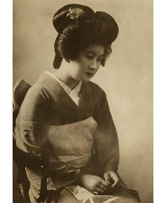 PHLPublicHealth's tweet photo. Dr. Kazue Togasaki was one of the first Japanese American women to become a doctor in the United States. In her long career, she delivered over 10,000.
Learn more: https://t.co/QtTG9zSm4K #WomensHistoryMonth #WomensHistory #WHMPHL https://t.co/Pu8ICkhdq5