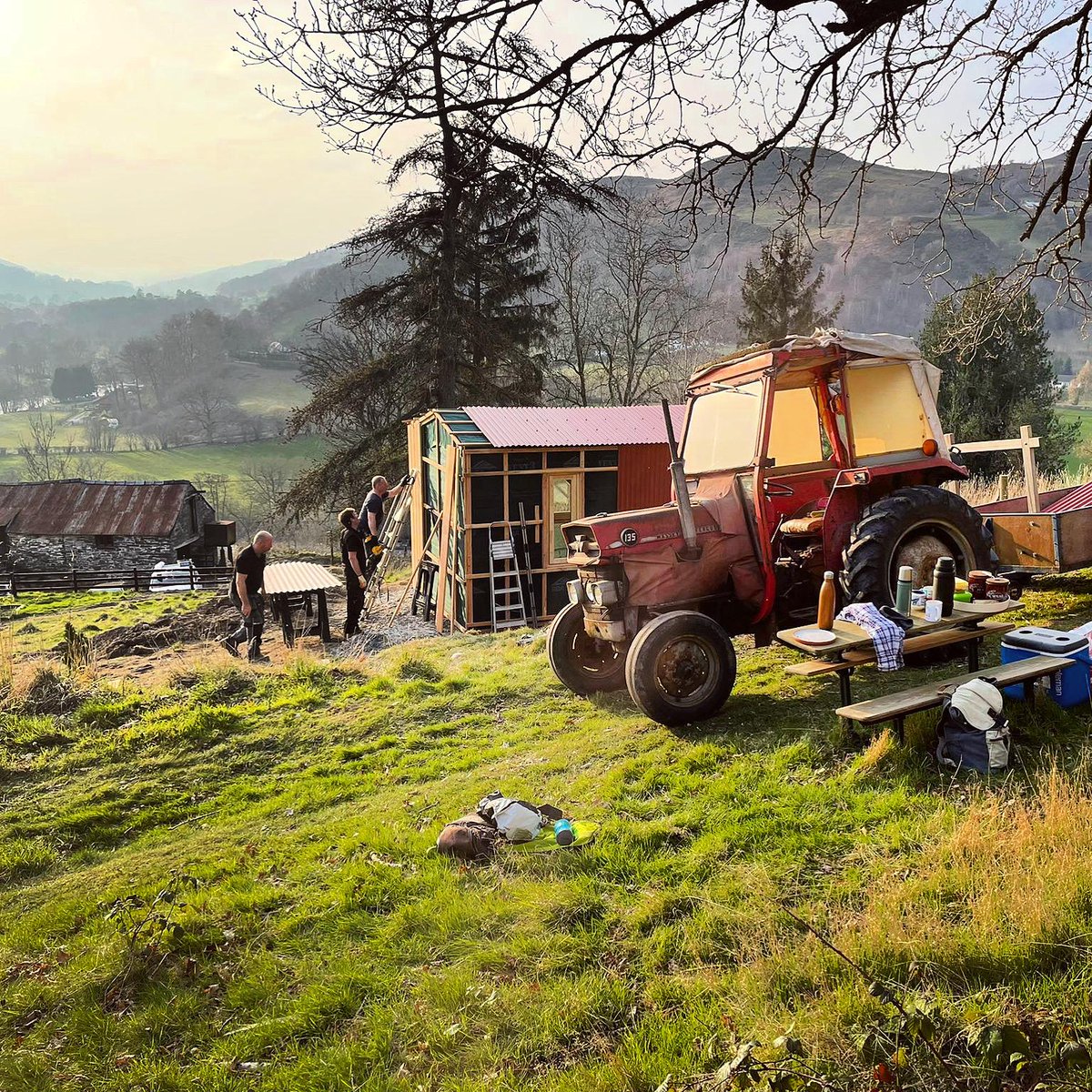 Adventures in the beautiful Dee Valley this week ☀️

#larch #handmade #welshtimber #sustainability #madeinwales  #folly #gardenstudio #gardenpod #pod #studio #handmade #bespoke #westwales #llangollen #deevalley #redtin