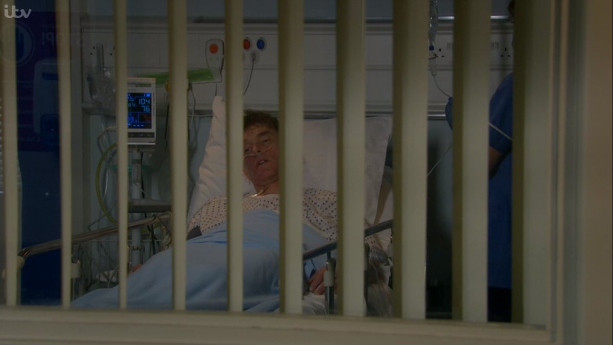 AndyGibsonTV's tweet photo. A great big huge CONGRATULATIONS to #MarkCharnock for his performance in tonight's episode.
Disturbing viewing, yes, but a story of paramount importance to tell.
It must've been horrendous to film but you all did it superbly.
Well done, everybody. 
#ITV #STV #Emmerdale #ActFAST https://t.co/TDqHfpdiTk