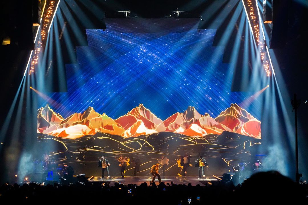nicklyonstv's tweet photo. Had the honor of helping bring together the show graphics for the 2022 @justinbieber @JusticeTourNews  with the immensely talented team at Possible. Grateful for this to be my second time working on Justin's live shows.

#C4D #cinema4d #maxon #redshift #tourvisuals https://t.co/QTD7NQnhP3