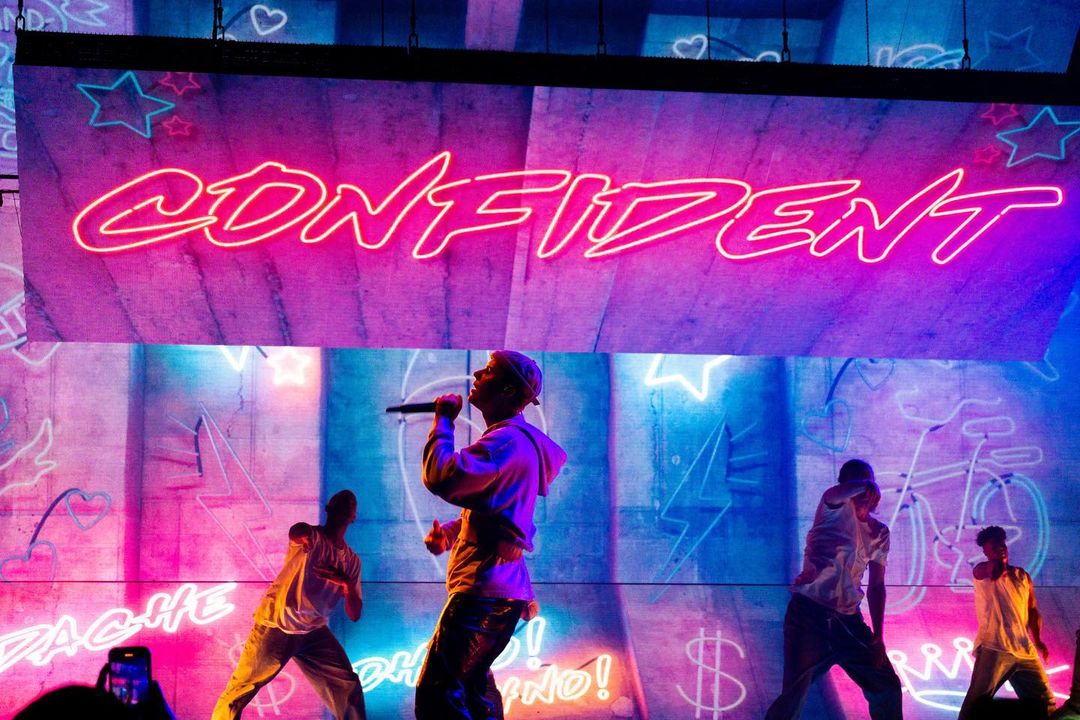 nicklyonstv's tweet photo. Had the honor of helping bring together the show graphics for the 2022 @justinbieber @JusticeTourNews  with the immensely talented team at Possible. Grateful for this to be my second time working on Justin's live shows.

#C4D #cinema4d #maxon #redshift #tourvisuals https://t.co/QTD7NQnhP3