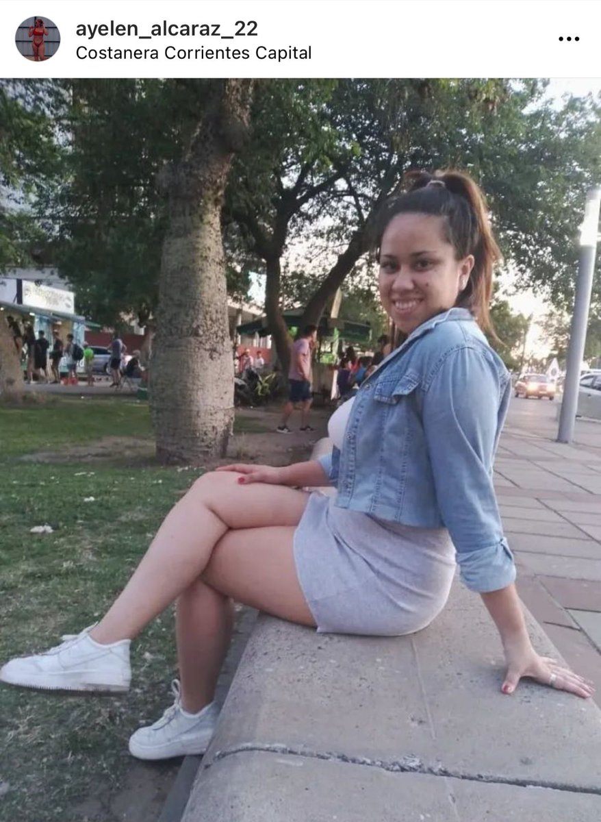 ABRO HILO DE LA ESTAFADORA DE TINDER VERSIÓN CORRENTINA

todo lo q hizo es de admirar y bueno, por ahora la única chica que se que la cago es una chica que hace uñas @brisajzmin6 y yo, si a alguien mas le paso algo asi hablenme 
Tw de la rata en cuestión: <a href="/AyelenAlcaraz22/">Ayelen Alcaraz</a>