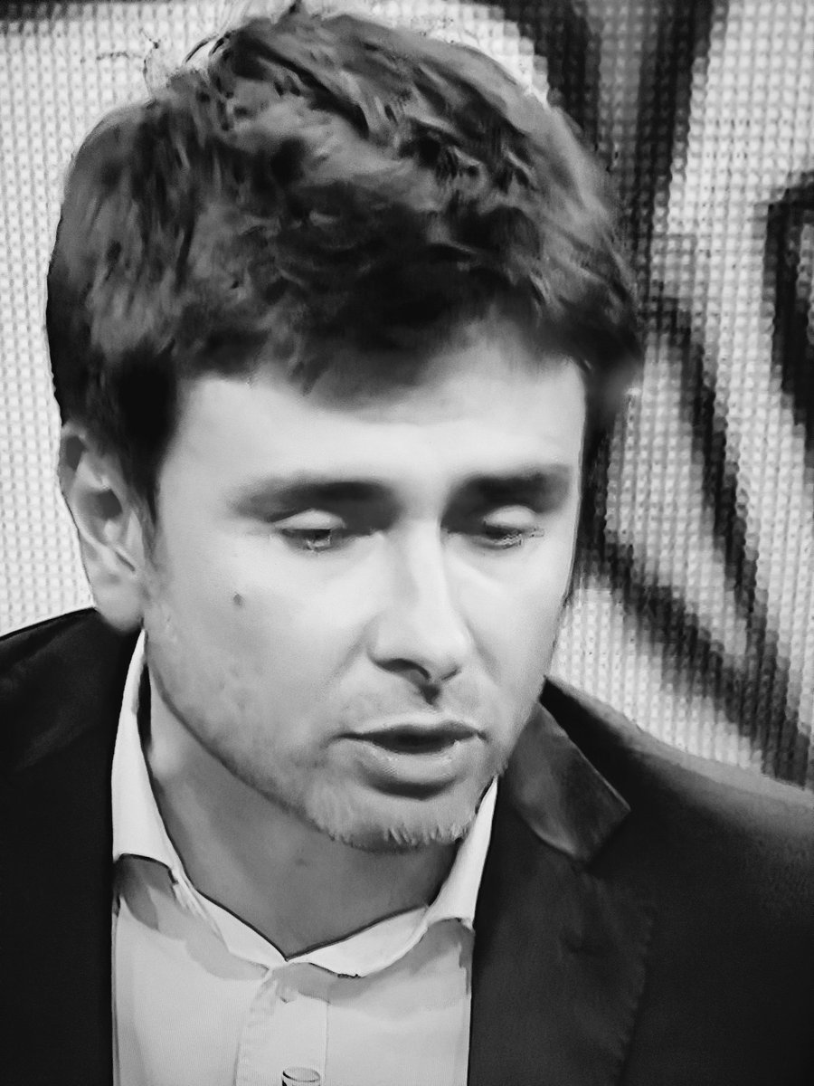 CrCama's tweet photo. Adesso difende Putin.
Ok, sta male. 
Aiutiamolo, sono preoccupata.
#dimartedi https://t.co/iotgz1W1Dr
