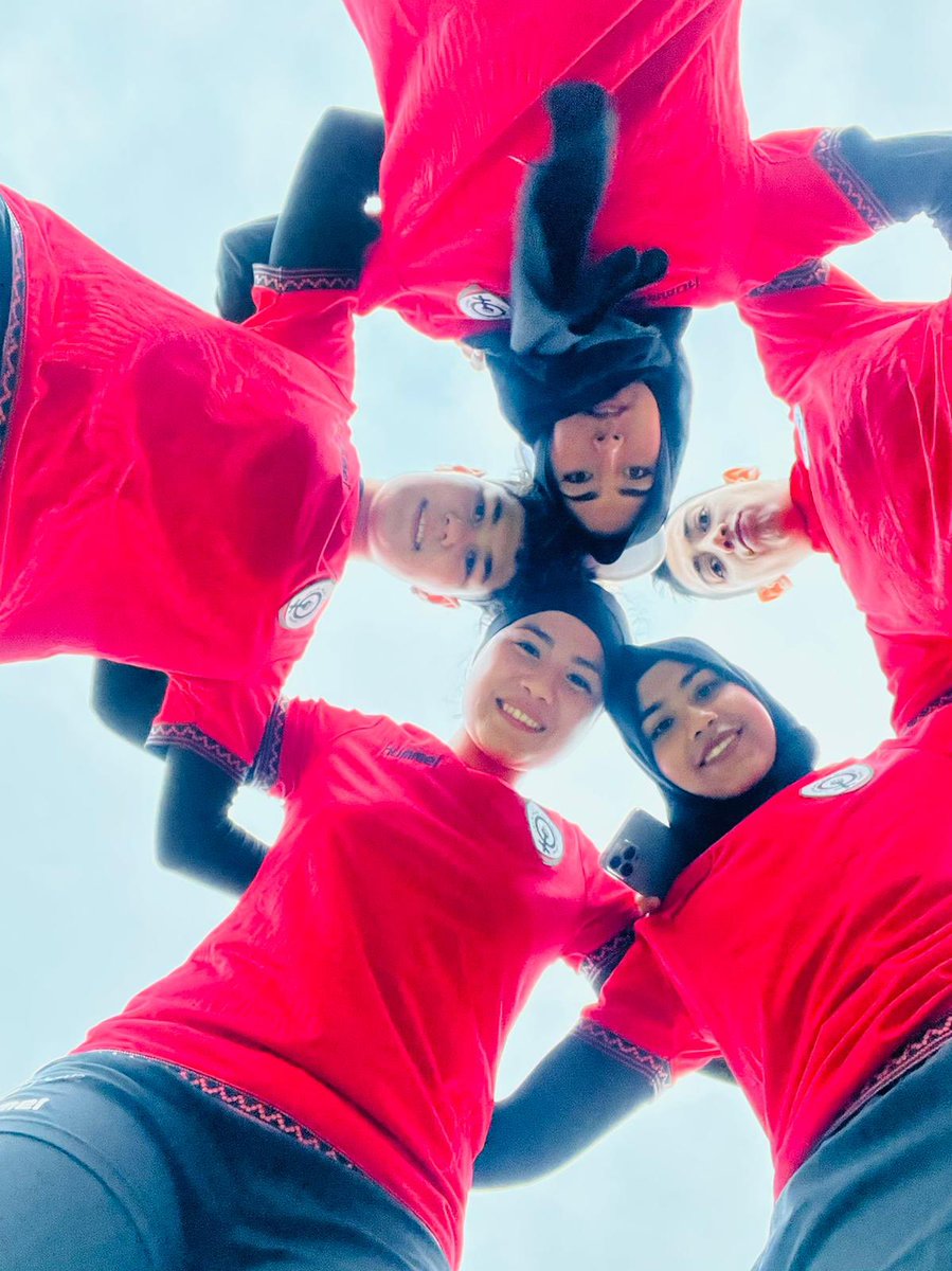 AfghanWnt's tweet photo. โNone of us, including me, ever do great things. But we can all do small things, with great love, and together we can do something wonderful." โ Mother Teresa @hummel1923 #UnbreakableTogether https://t.co/8WnfgTWbDh