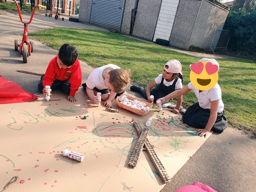 HIAMrsRadwan's tweet photo. We have been getting creative outside with cardboard ... its a perfect alternative to large sheets of paper.... and we will use it everyday to build up a collage of mark making ...  what do you think?  @ECOHumberstone1 @HiaNursery https://t.co/VOUJ8GpDdv